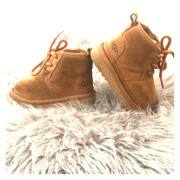 TODDLER CHUKKA UGG BOOT - Picture 1 of 8